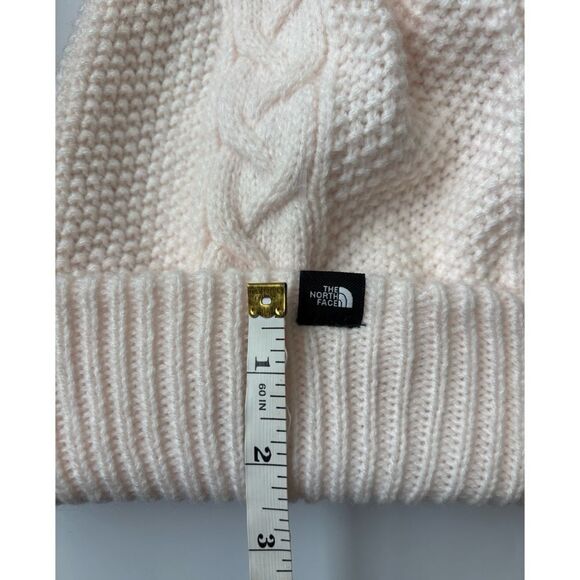 The North Face 
Women\'s Minna Cable-Knit Beanie in Ivory ~ Like New